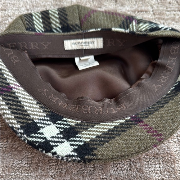 Burberry cap - Picture 2 of 3